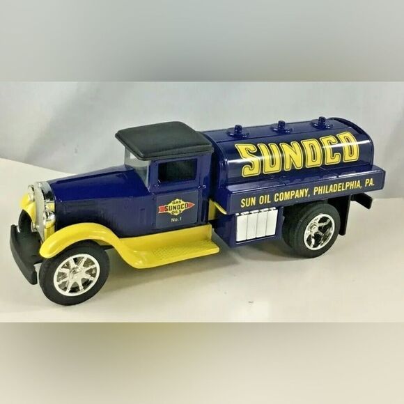 Sunoco Tanker Truck No. 1 Sun Oil Co. 1993 American Classics Ertl Vintage NIB - Picture 4 of 6